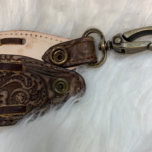 LV KEEP IT GYPSY TOOLED  WRISTLET HOOK WITH STRAP CLASP -‎ NWT - Picture 2 of 3